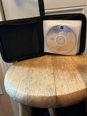Tyndale New Testament Bible on CD Lot of 15 Includes Black Zippered Case EUC